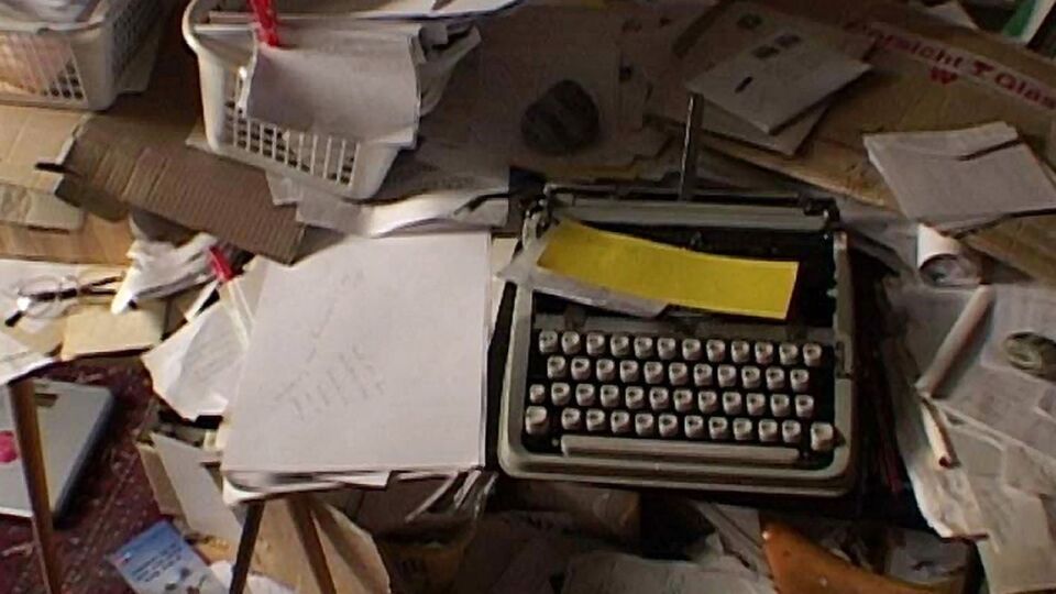 Das Schweigen und das Schreiben Die Schriftstellerin Friederike Mayrocker 01