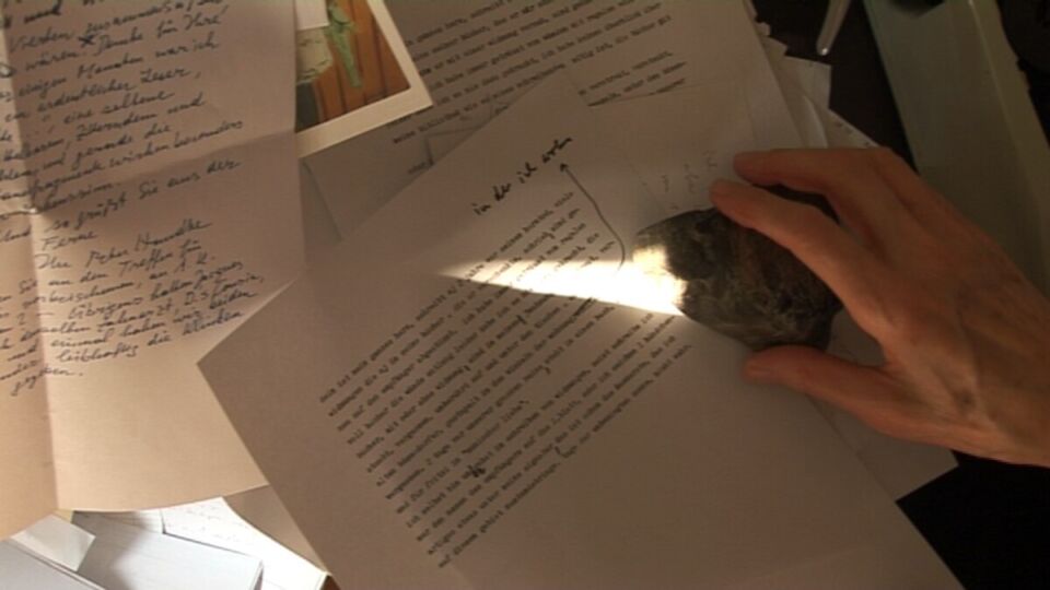 Das Schweigen und das Schreiben Die Schriftstellerin Friederike Mayrocker 02