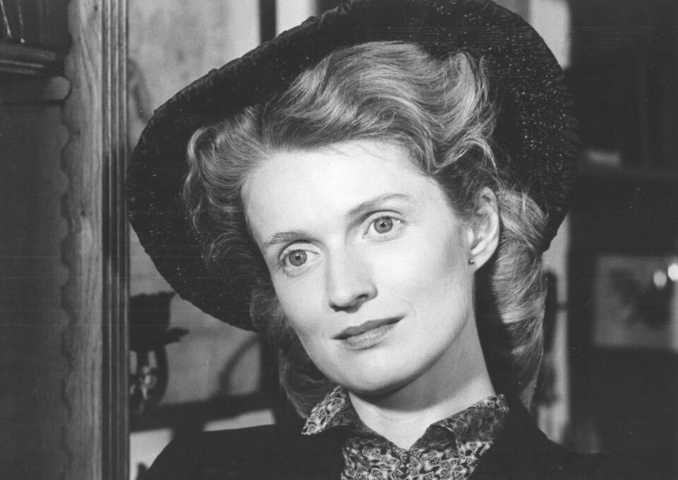 Een vrouw tussen hond en wolf 18