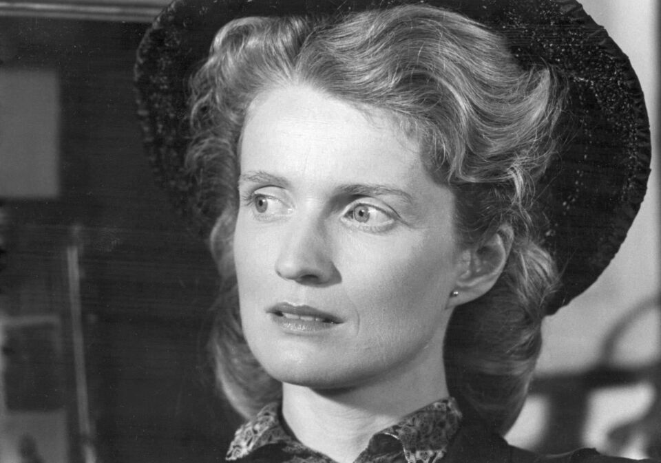 Een vrouw tussen hond en wolf 19