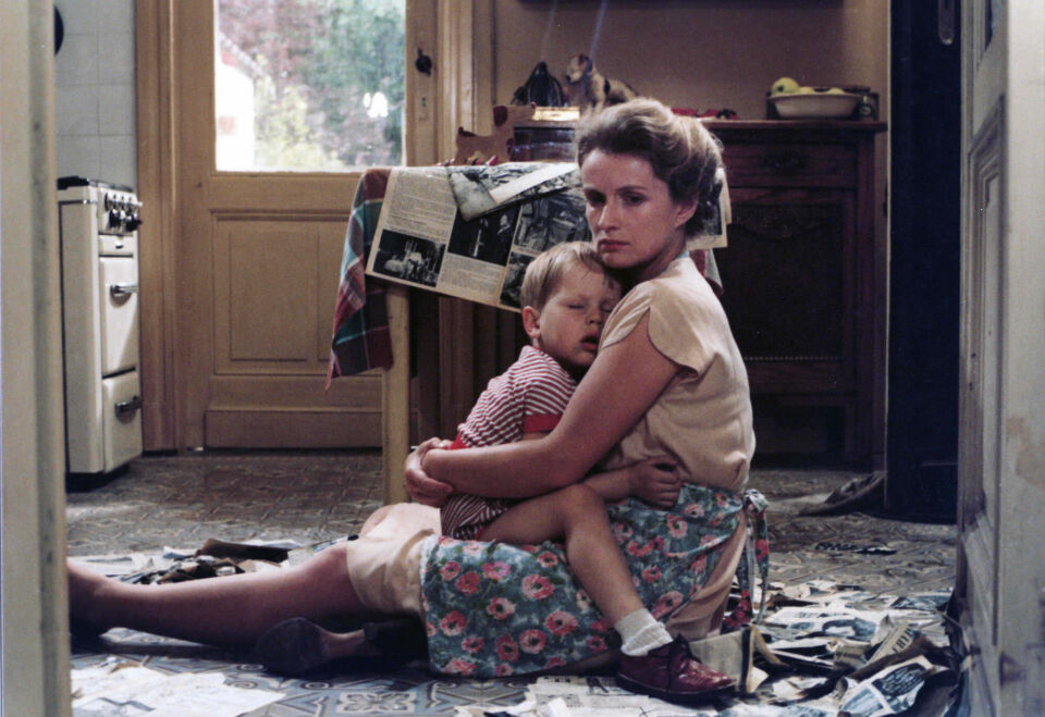 Een vrouw tussen hond en wolf 7