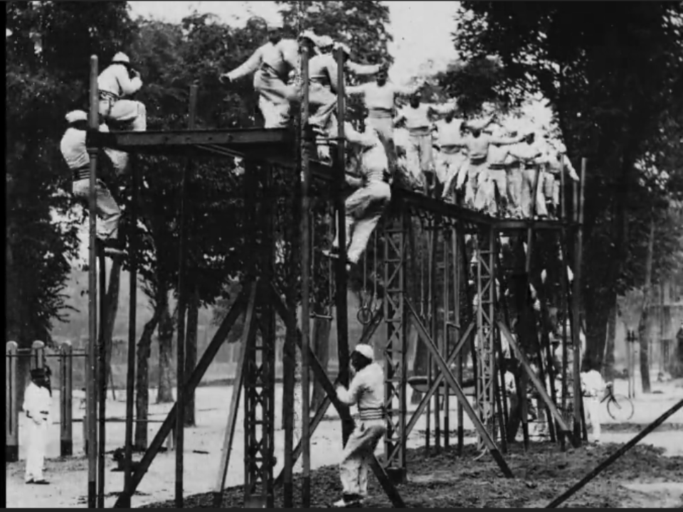 Passage des portiques ecole de gymnastique de Joinville 1 Dickson